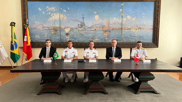 Condor e Marinha do Brasil assinam acordo para desenvolvimento de tecnologias não letais